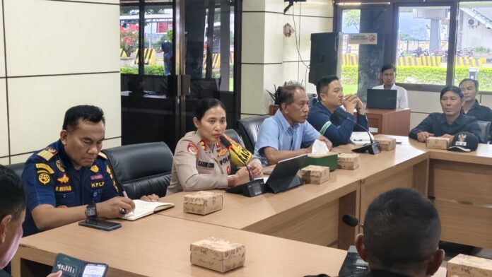 c41b2925-78e2-40b7-86bc-eb6e42f2d55f