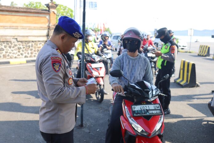 a228fb4e-5059-499e-bbea-cd43314ba726